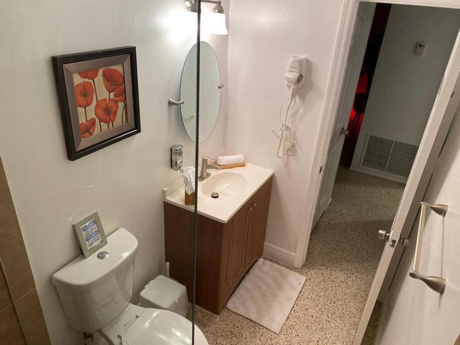 Stayover In Miami Home 2Br - 1Bth - Free Parking Luaran gambar